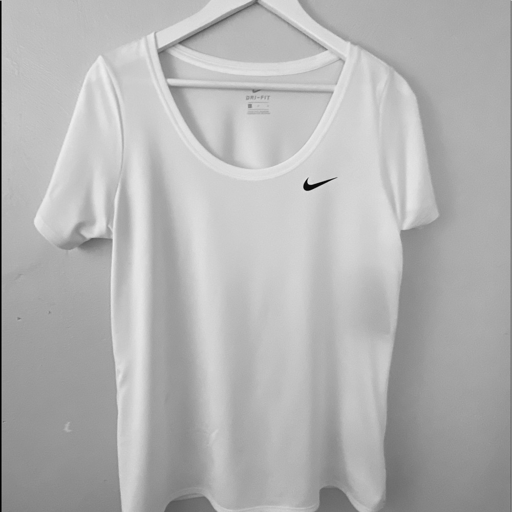 🆕 Nike Dri - Fit White Shirt. Sz L.